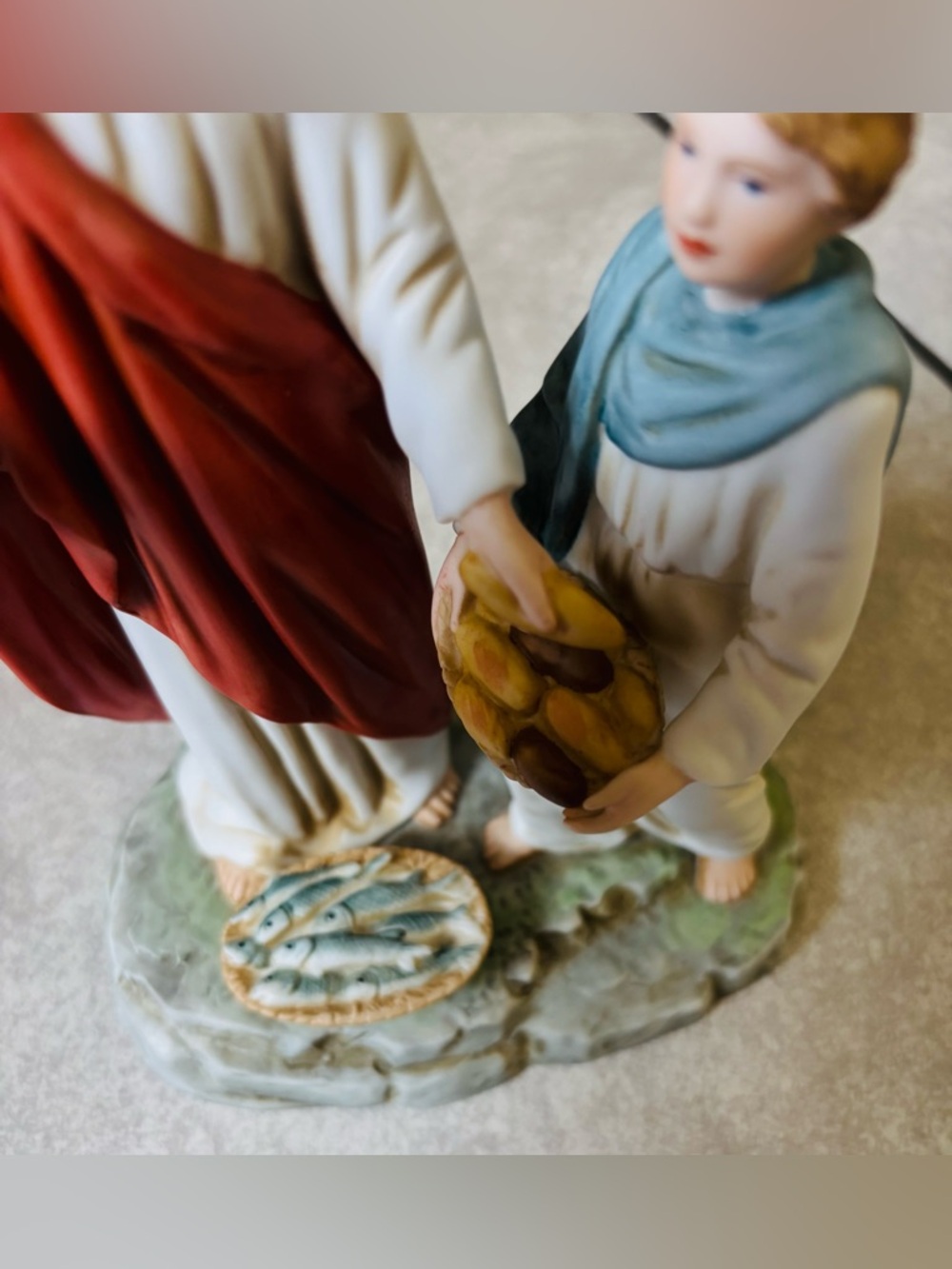 Vintage “Feeding the Multitudes" Jesus Figurine - Picture 8 of 11